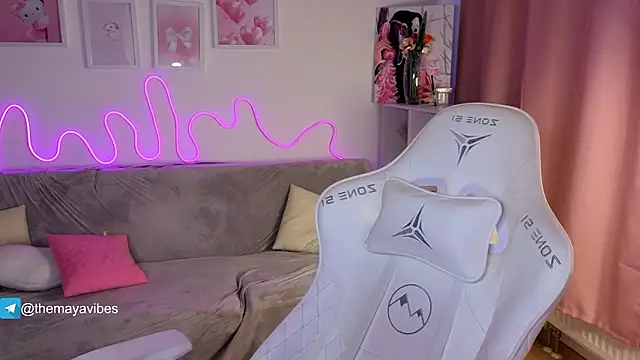 Maya Rave online show from February 2026 06:40:02 AM