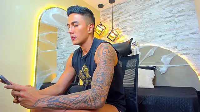 Aron Bolt online show from October 2025 09:47:02 PM