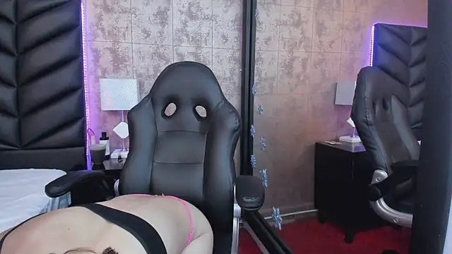 HazelMoret online show from January 2025 05:26:01 PM