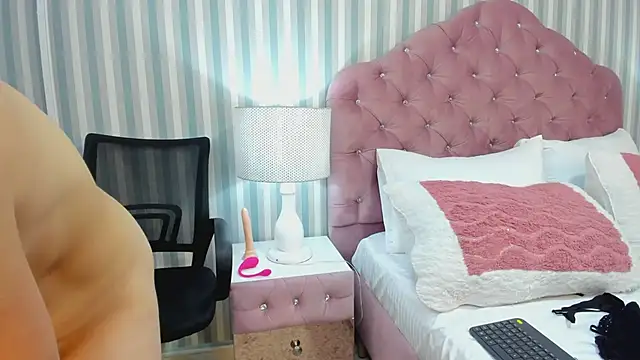 HazelMoret online show from February 2025 02:57:01 PM