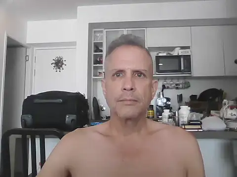 Diegoperrote682661 online show from October 2025 06:17:01 PM