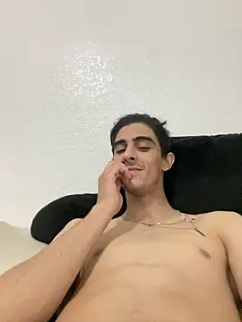 kennylove420 online show from April 2026 01:03:01 AM