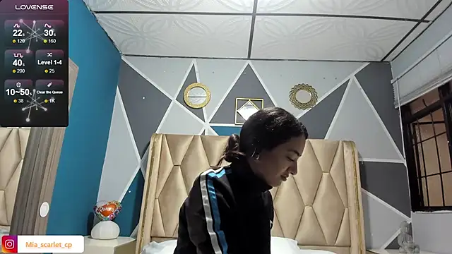 Mia scarlet69 online show from September 2025 12:06:01 PM