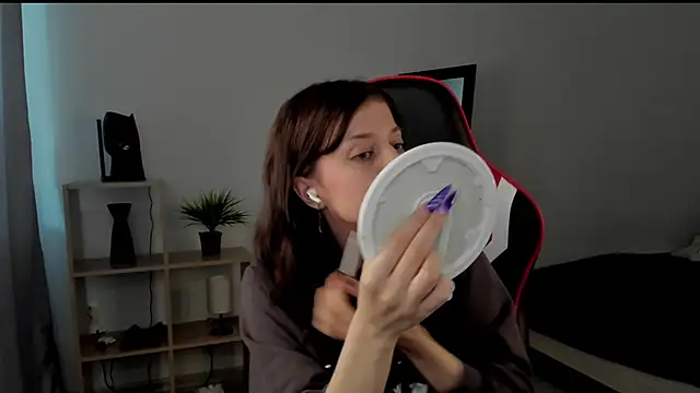 Este Glen online show from February 2025 11:25:02 AM