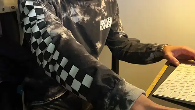 Snapshot of Dylansd chatting on January 2025 09:44:02 AM Dylansd online show from January 2025 09:44:02 AM