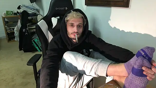 Snapshot of Dylansd chatting on March 2025 06:47:02 AM Dylansd online show from March 2025 06:47:02 AM