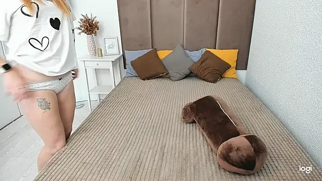 BettyBloom69 online show from October 2025 04:33:01 AM