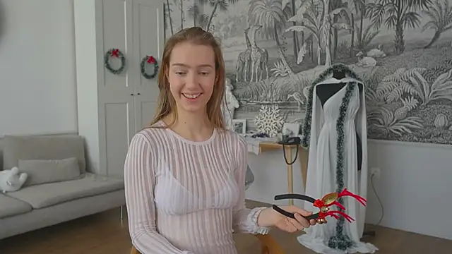 Snapshot of solar_bella chatting on December 2024 01:22:02 PM solar bella online show from December 2024 01:22:02 PM