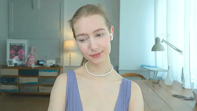 Snapshot of solar_bella chatting on January 2025 11:50:01 AM solar bella online show from January 2025 11:50:01 AM