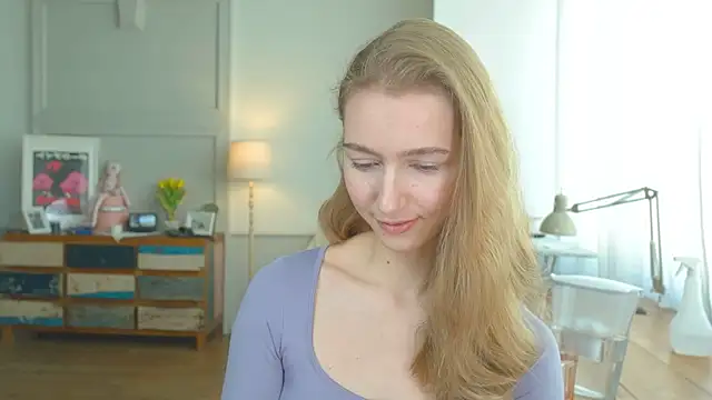 Snapshot of solar_bella chatting on January 2025 12:27:01 PM solar bella online show from January 2025 12:27:01 PM