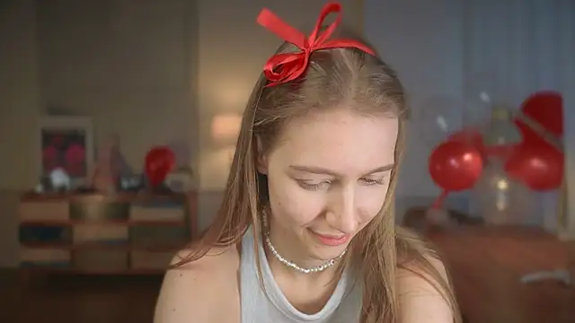 Snapshot of solar_bella chatting on February 2025 03:39:02 PM solar bella online show from February 2025 03:39:02 PM