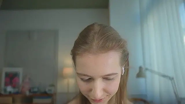 Snapshot of solar_bella chatting on February 2025 02:12:01 PM solar bella online show from February 2025 02:12:01 PM