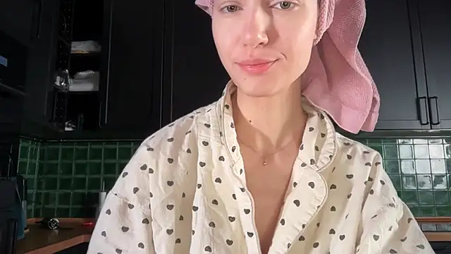 Snapshot of solar_bella chatting on February 2026 04:29:01 AM solar bella online show from February 2026 04:29:01 AM