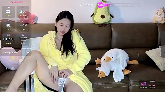 Snapshot of Yilin1999 chatting on December 2024 08:18:02 PM Yilin1999 online show from December 2024 08:18:02 PM