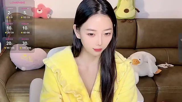 Snapshot of Yilin1999 chatting on December 2024 05:44:01 PM Yilin1999 online show from December 2024 05:44:01 PM