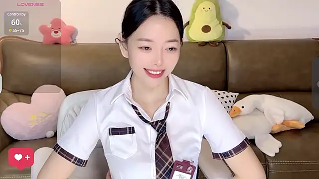 Snapshot of Yilin1999 chatting on February 2025 03:52:02 AM Yilin1999 online show from February 2025 03:52:02 AM