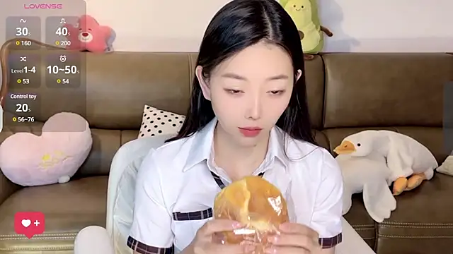 Snapshot of Yilin1999 chatting on March 2025 01:03:01 PM Yilin1999 online show from March 2025 01:03:01 PM