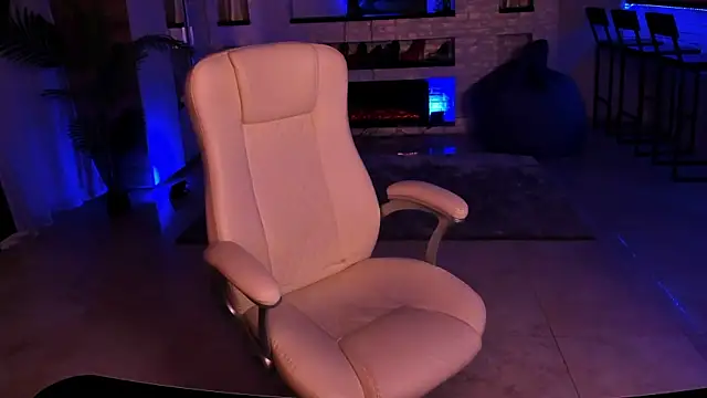 LisaElfy online show from February 2025 06:58:01 PM