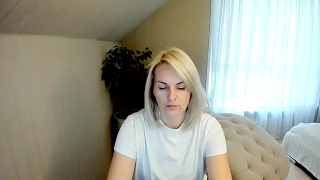 Alicee Gracee online show from December 2024 10:19:02 AM