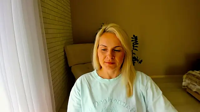 Alicee Gracee online show from September 2025 09:22:02 AM