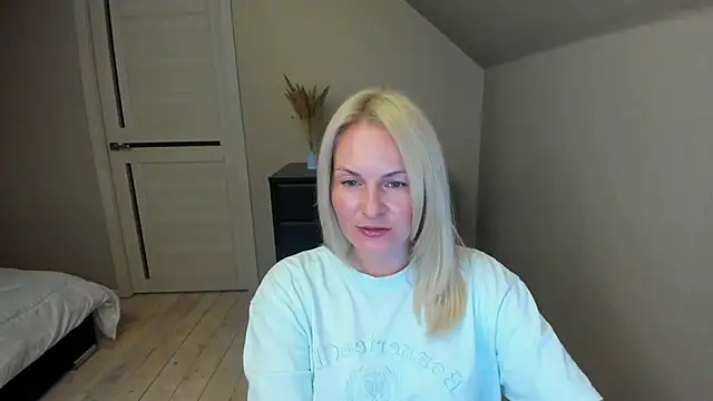 Alicee Gracee online show from October 2025 06:51:02 PM