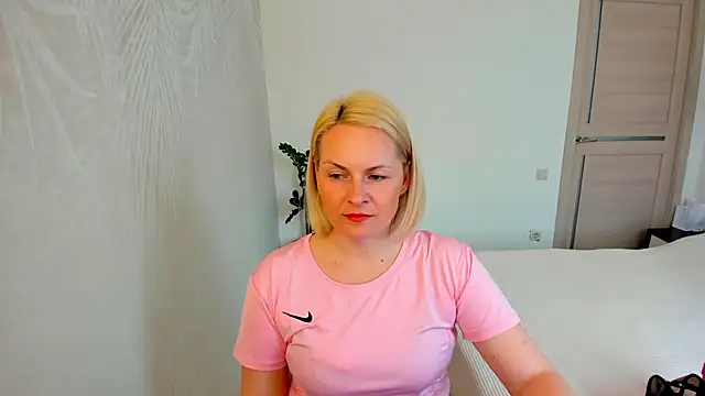 Alicee Gracee online show from April 2026 09:19:02 AM