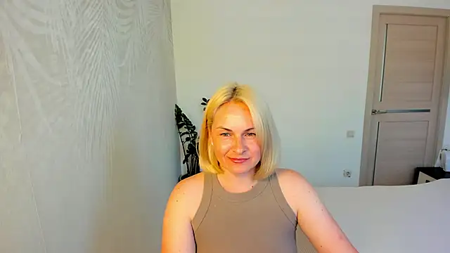Snapshot of Alicee_Gracee chatting on June 2026 12:05:02 PM Alicee Gracee online show from June 2026 12:05:02 PM