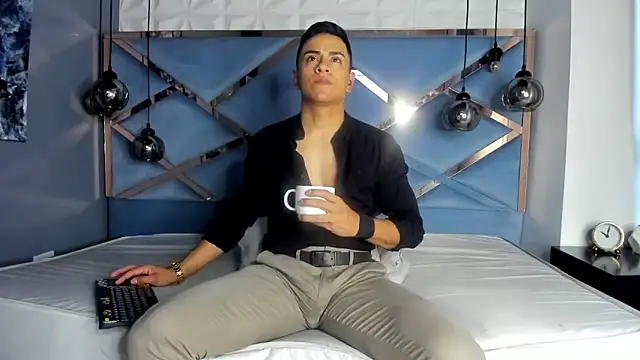 Snapshot of Lucii_fer_ chatting on November 2025 11:42:01 AM Lucii fer online show from November 2025 11:42:01 AM