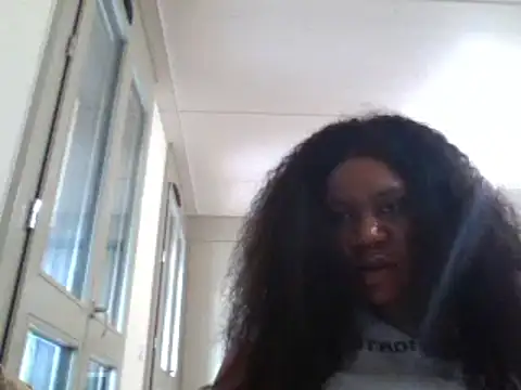 Snapshot of bonbonaumiel chatting on December 2024 11:23:02 AM bonbonaumiel online show from December 2024 11:23:02 AM