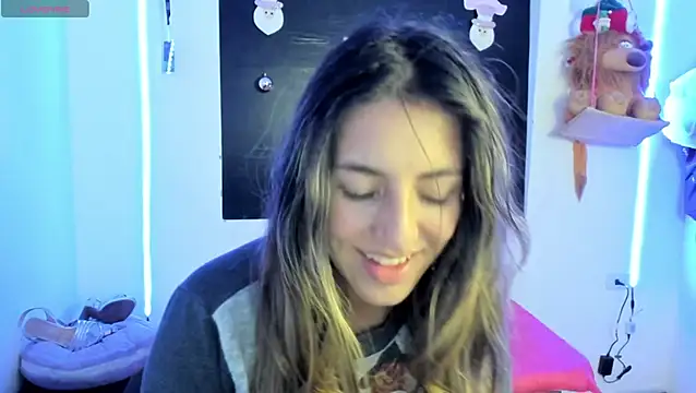 Snapshot of queen-natty chatting on January 2025 06:55:02 AM queen-natty online show from January 2025 06:55:02 AM