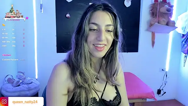 Snapshot of queen-natty chatting on January 2025 03:29:02 AM queen-natty online show from January 2025 03:29:02 AM