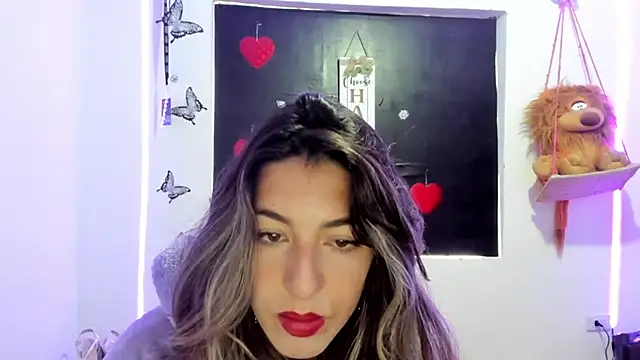 Snapshot of queen-natty chatting on February 2025 01:17:02 PM queen-natty online show from February 2025 01:17:02 PM