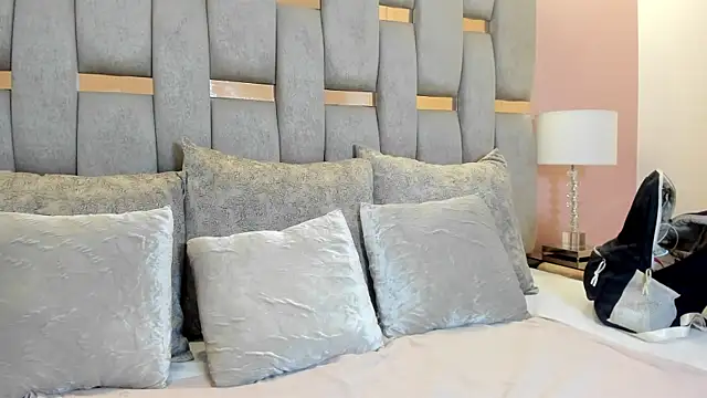 nicole fisherr online show from January 2026 02:59:01 AM