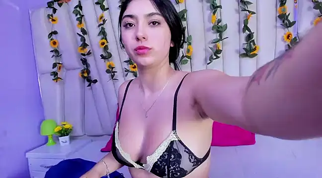 Lucy Anall  online show from February 2025 12:22:02 AM