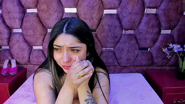 Lucy Anall  online show from October 2025 10:10:01 PM