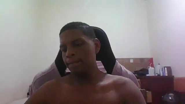 Daaniel593 online show from April 2026 10:23:01 PM