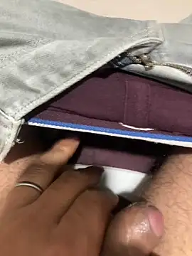 Snapshot of satrr_xxx chatting on October 2025 11:35:02 PM satrr xxx online show from October 2025 11:35:02 PM