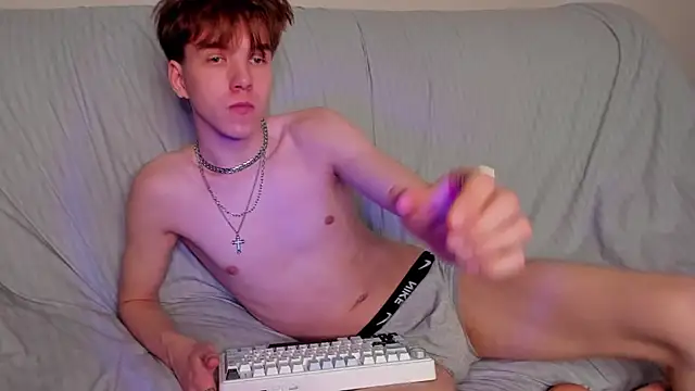 Snapshot of braxiboy chatting on December 2024 04:57:01 PM braxiboy online show from December 2024 04:57:01 PM