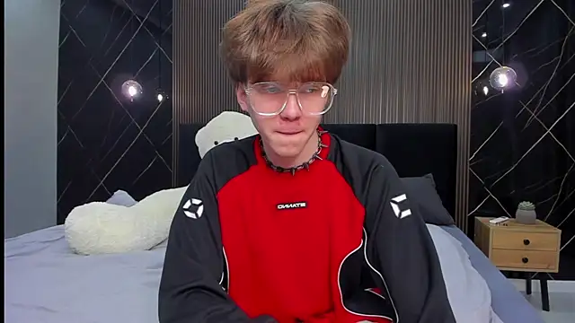 Snapshot of braxiboy chatting on February 2025 02:16:02 PM braxiboy online show from February 2025 02:16:02 PM