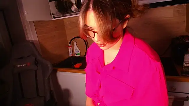 Snapshot of CutiePie3 chatting on December 2024 07:38:02 PM CutiePie3 online show from December 2024 07:38:02 PM