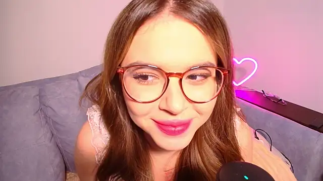 Snapshot of CutiePie3 chatting on December 2024 06:01:02 PM CutiePie3 online show from December 2024 06:01:02 PM