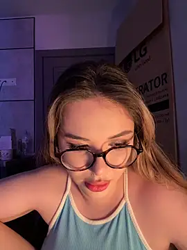 Snapshot of CutiePie3 chatting on September 2025 09:29:02 PM CutiePie3 online show from September 2025 09:29:02 PM