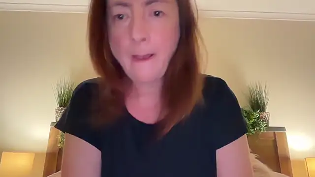 Snapshot of LouiseTswing chatting on December 2024 02:06:02 PM LouiseTswing online show from December 2024 02:06:02 PM