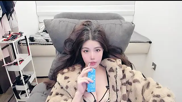 bbtt544 online show from December 2025 02:14:02 PM