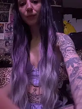 Snapshot of MissMidnightUK chatting on December 2025 12:08:01 AM MissMidnightUK online show from December 2025 12:08:01 AM