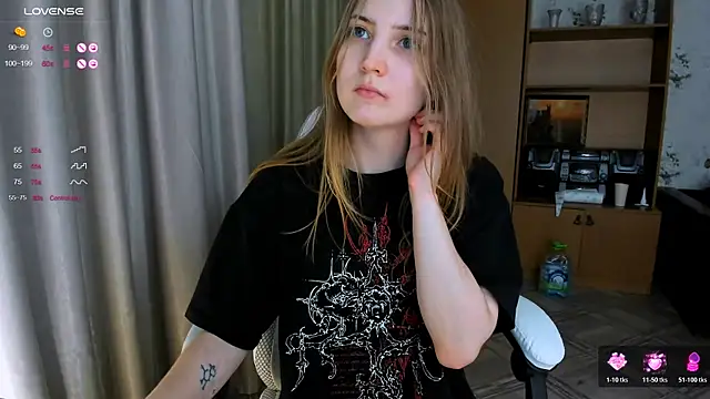 Snapshot of princessaalicc chatting on November 2025 01:09:02 PM princessaalicc online show from November 2025 01:09:02 PM