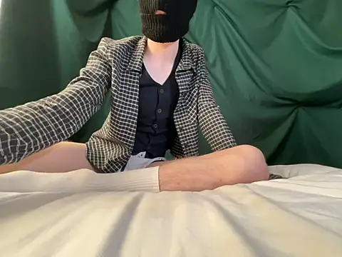 Snapshot of HappyCake chatting on March 2026 12:17:02 PM HappyCake online show from March 2026 12:17:02 PM