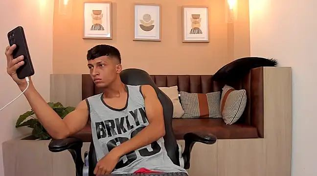 wolf james123 online show from February 2025 02:05:01 PM