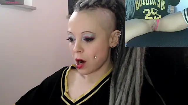 Snapshot of EdgesOfReality chatting on January 2026 09:58:02 AM EdgesOfReality online show from January 2026 09:58:02 AM