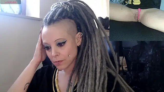 Snapshot of EdgesOfReality chatting on January 2026 11:38:02 AM EdgesOfReality online show from January 2026 11:38:02 AM